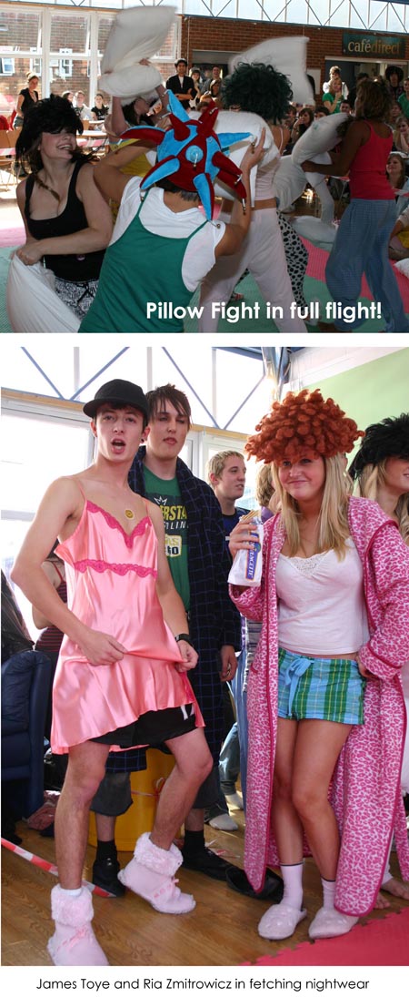 Jeans for Genes pillow fight
